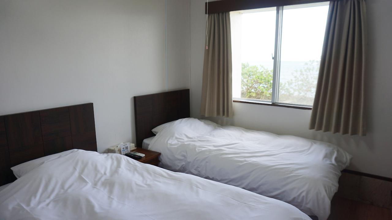 Hotel Oceans Nakijin Exteriör bild